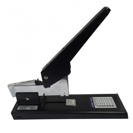 CUCITRICE LEONE 136 
